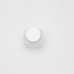 บรรจุภัณฑ์เครื่องสำอาง กระปุกยาเม็ดเหลี่ยมไหล่ลาด 100g PE ฝาเกลียว ขาว